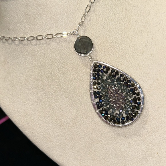 Stunning HandBeaded Crystal Teardrop Beaded Necklace-Boutique - Picture 6 of 11